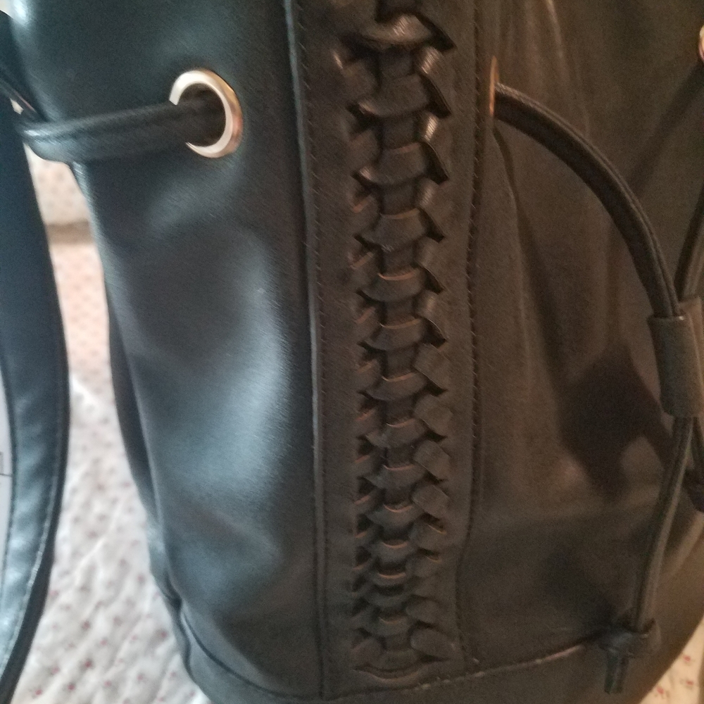 Bucket Bag Rue21 - Picture 11 of 12